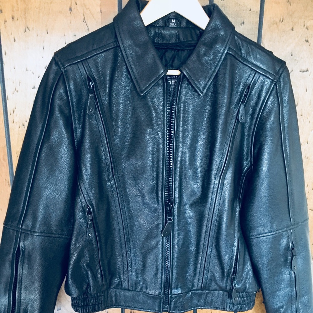 BNWT. First Mfg Co. Leather jacket with Thinsulate